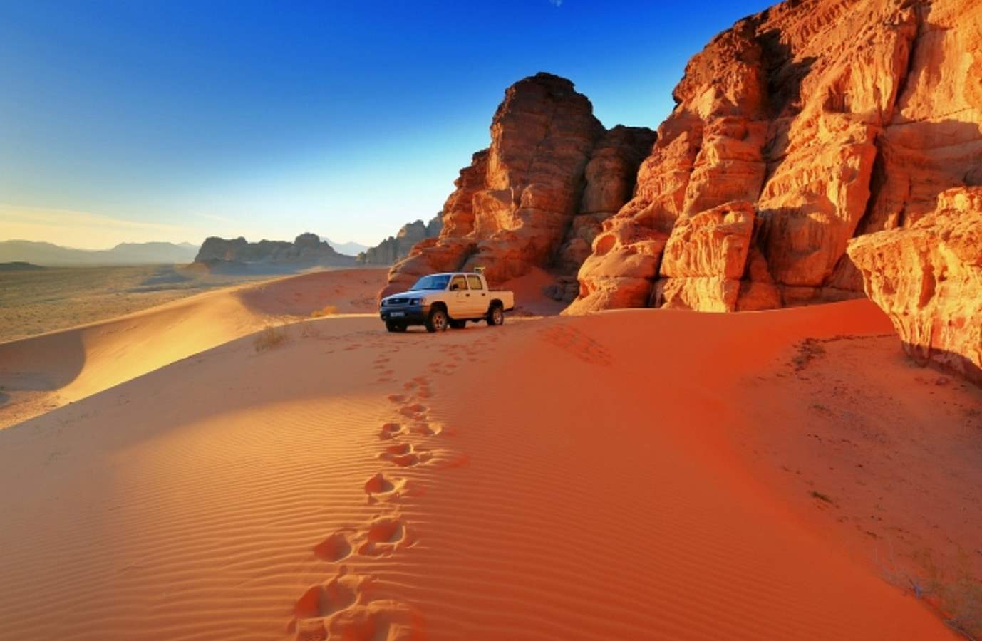 Desert Adventures with Local Guides